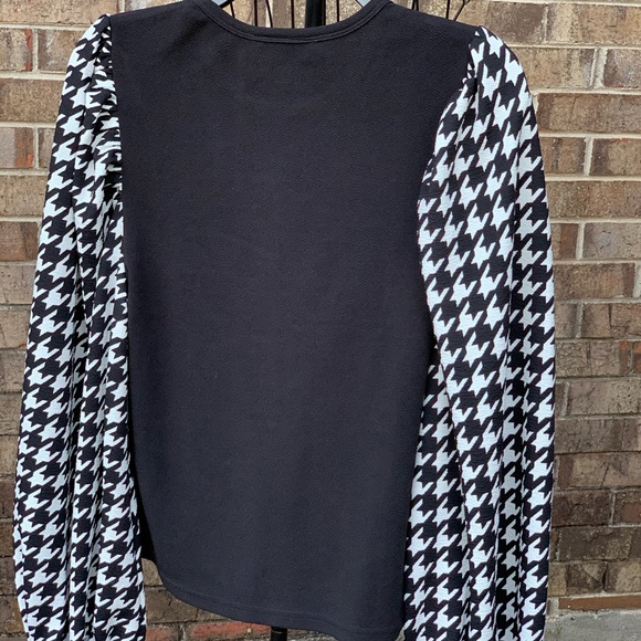 Dramatic Sleeve Top NWT - Picture 5 of 7